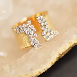 Stardust Waterfall Textured Gold Ring